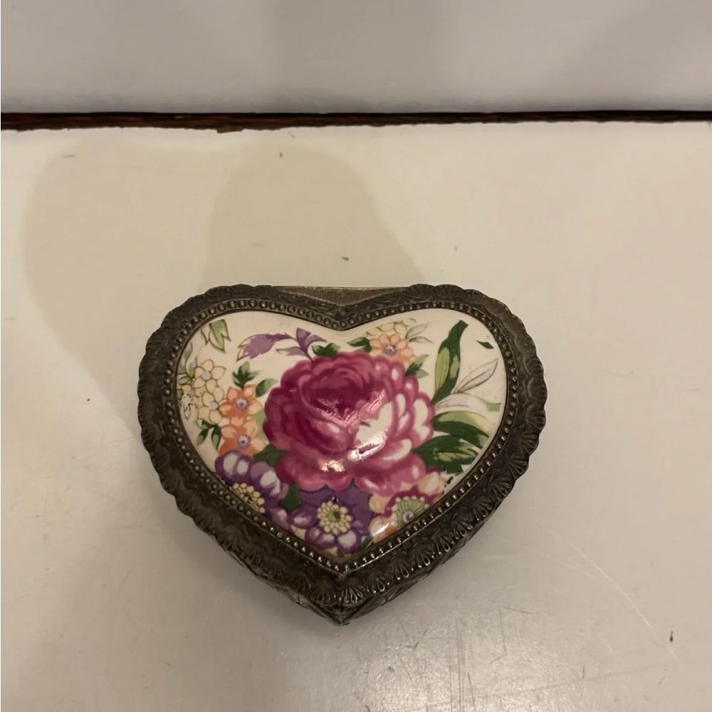 Vtg Rose Heart Shaped Embossed Metal Trinket Box Lined Silver Tone Porcelain